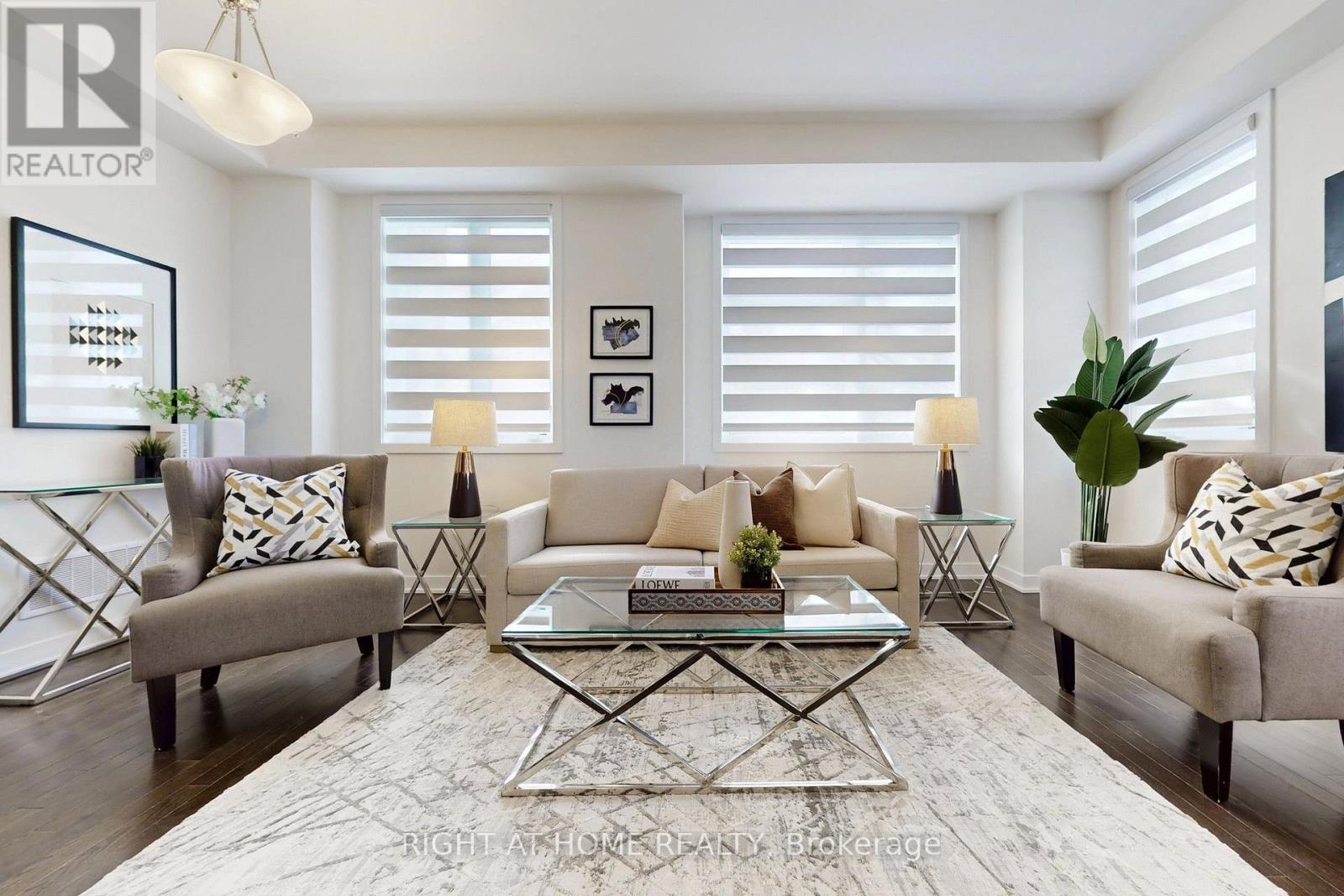 154 ANNA RUSSELL WAY