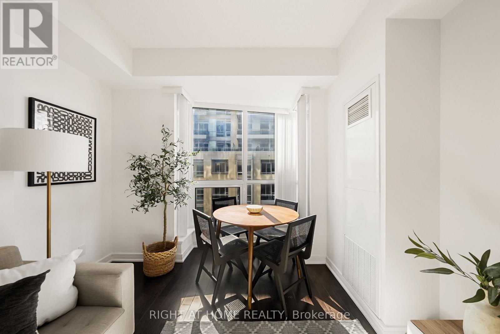 610 - 9201 Yonge Street, Richmond Hill (Langstaff), Ontario  L4C 1H9 - Photo 3 - N13838596