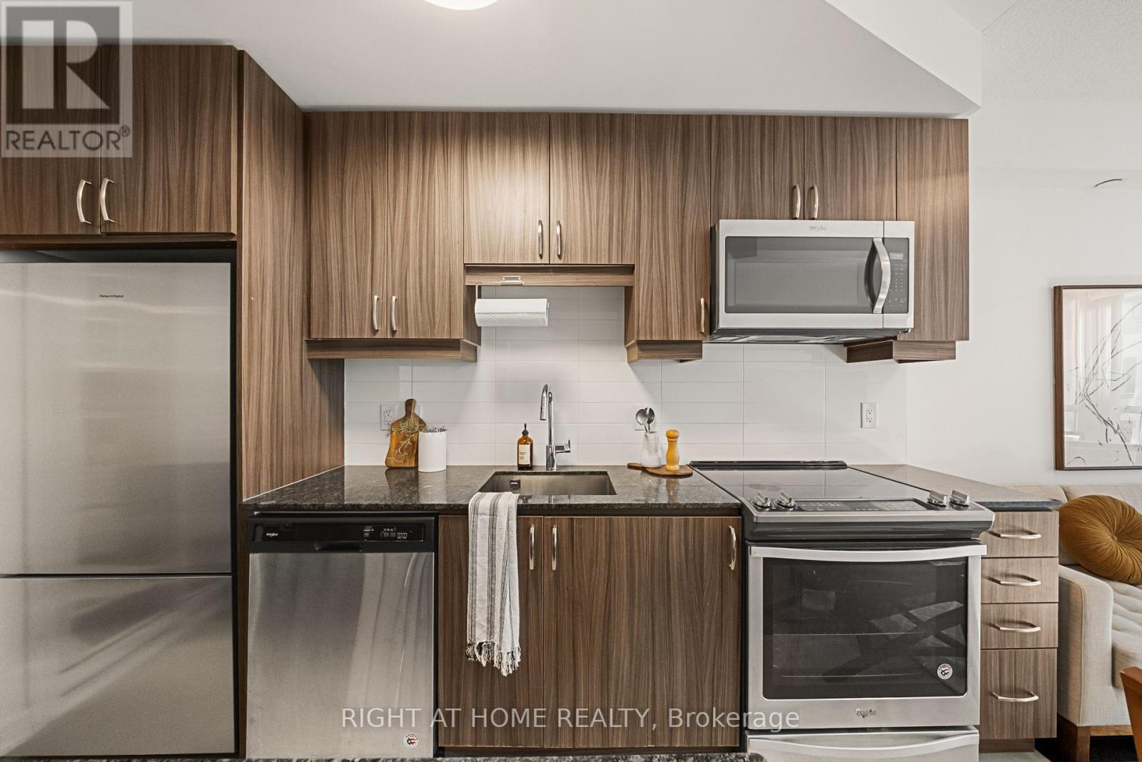 610 - 9201 Yonge Street, Richmond Hill (Langstaff), Ontario  L4C 1H9 - Photo 9 - N13838596