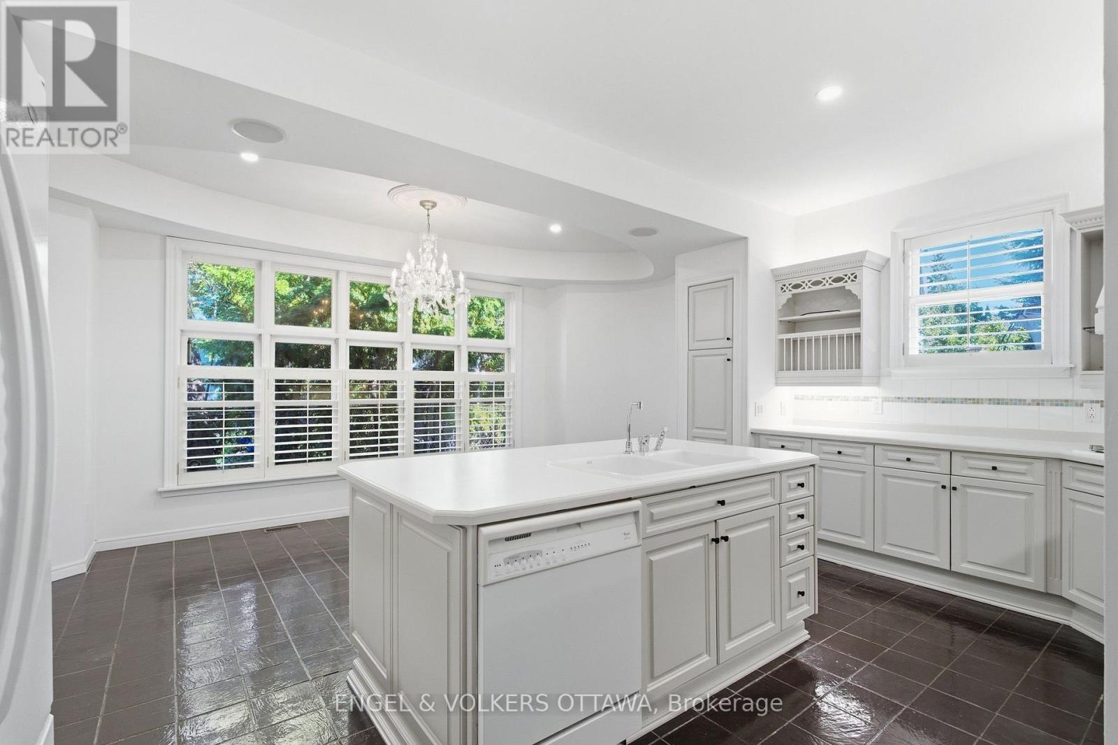 435 Westminster Avenue, Ottawa, Ontario  K2A 2T7 - Photo 8 - X13838506