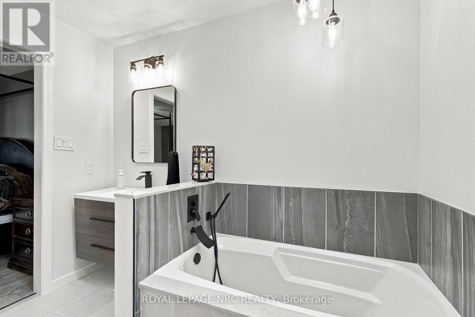 158 Confederation Avenue, Thorold, Ontario  L2V 5A6 - Photo 19 - X13838576