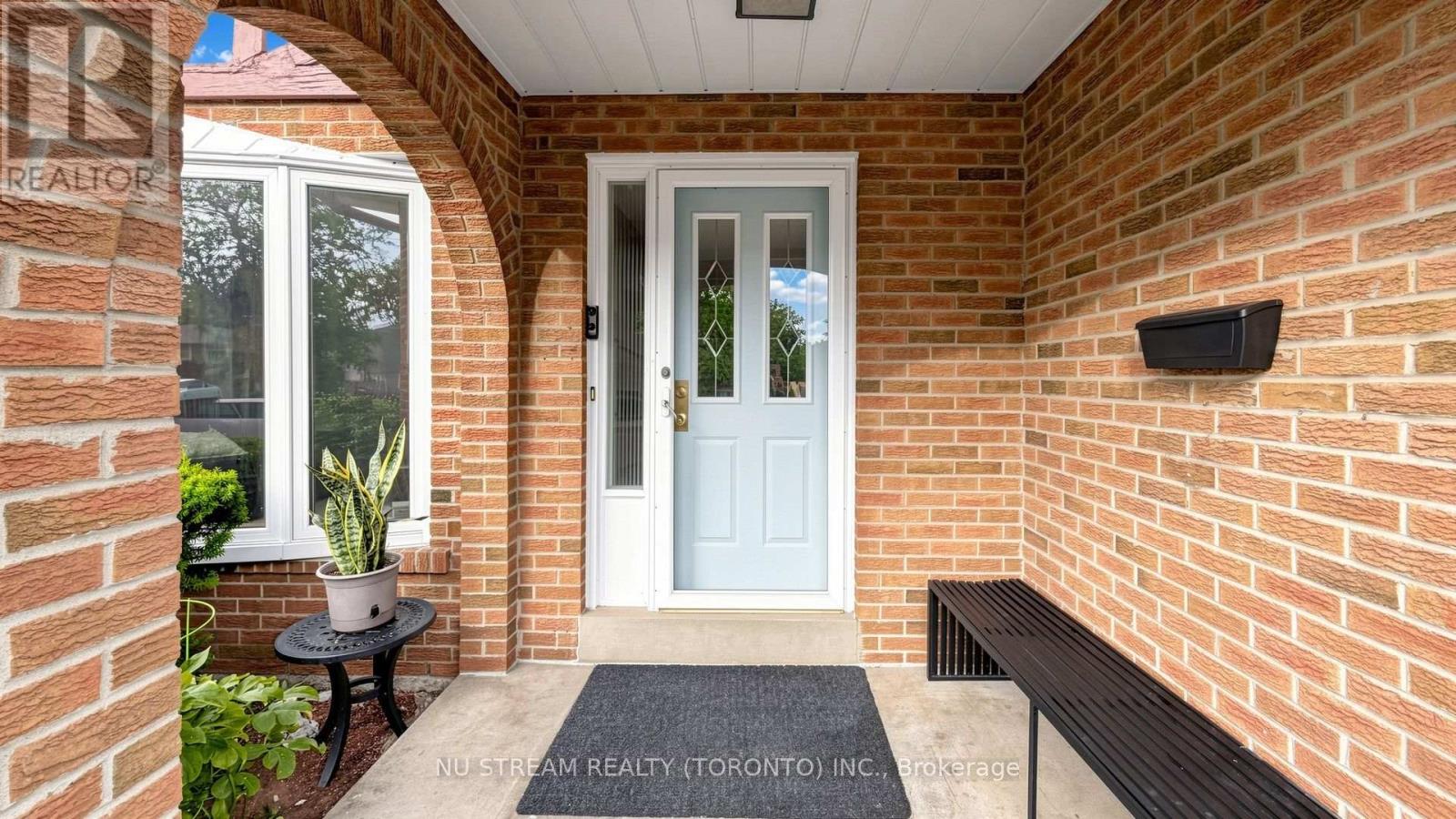 3163 Ibbetson Crescent, Mississauga (Erindale), Ontario  L5C 1Z1 - Photo 3 - W13838372