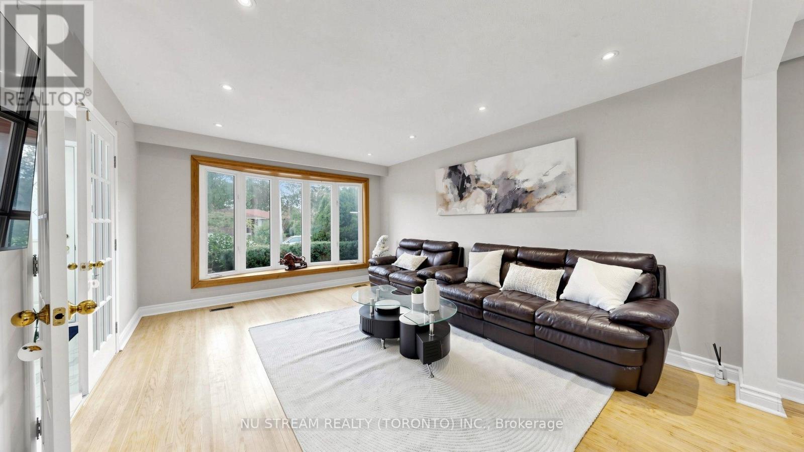 3163 Ibbetson Crescent, Mississauga (Erindale), Ontario  L5C 1Z1 - Photo 6 - W13838372