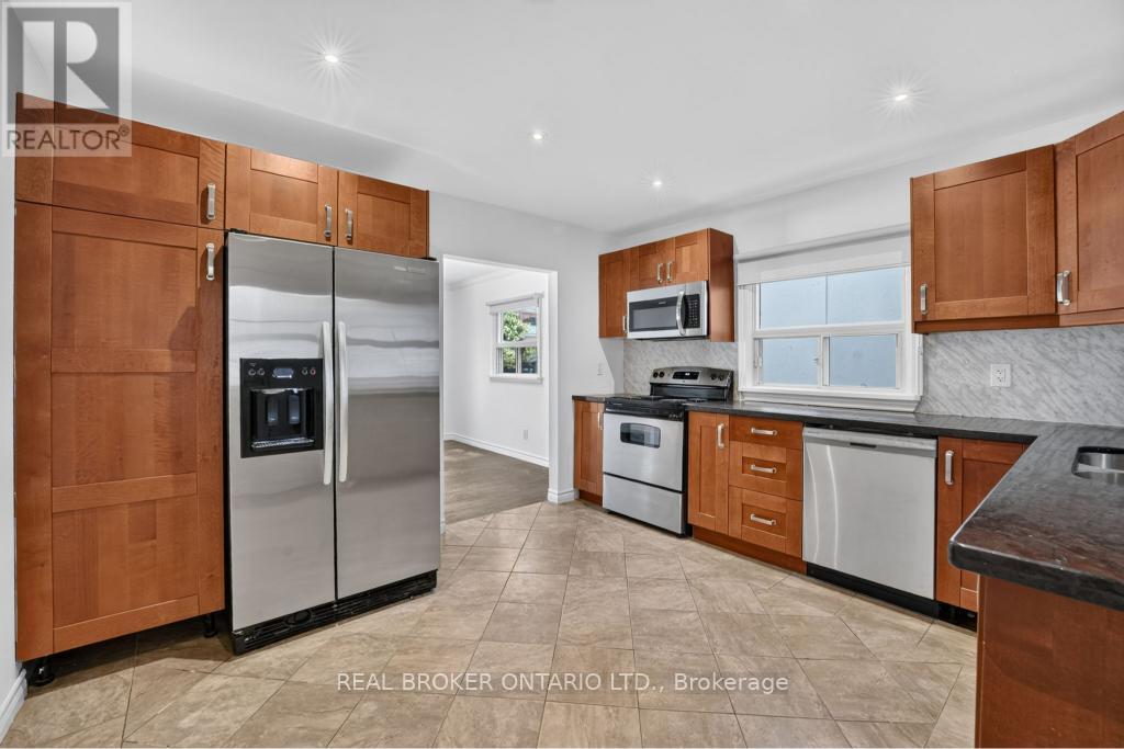 1024 Roosevelt Road, Mississauga (Lakeview), Ontario  L5G 3Y8 - Photo 12 - W13838400
