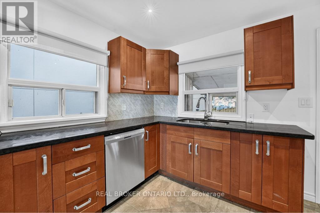 1024 Roosevelt Road, Mississauga (Lakeview), Ontario  L5G 3Y8 - Photo 15 - W13838400