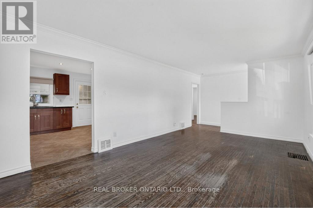 1024 Roosevelt Road, Mississauga (Lakeview), Ontario  L5G 3Y8 - Photo 8 - W13838400