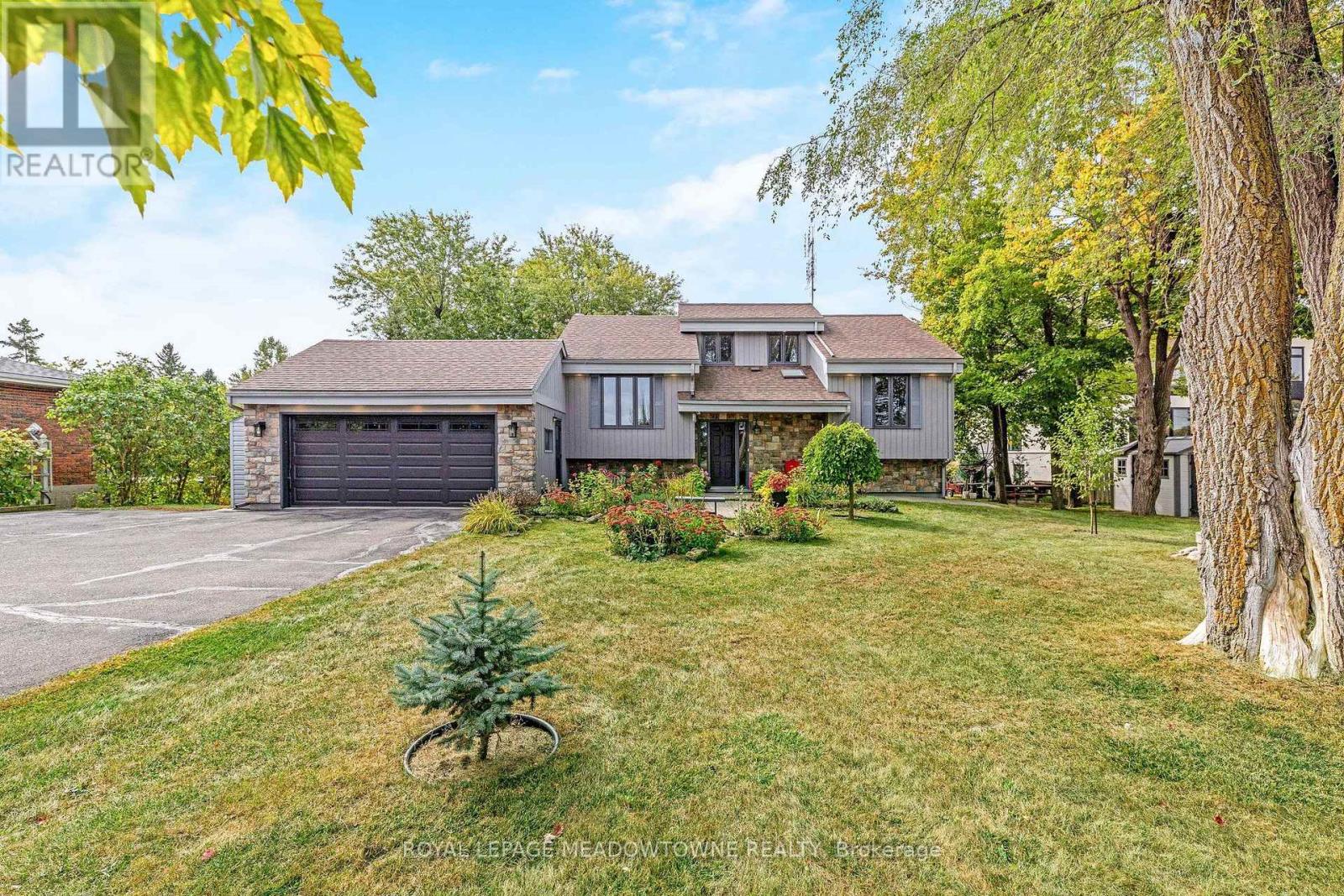 8388 Ninth Line, Halton Hills (Rural Halton Hills), Ontario  L0P 1K0 - Photo 3 - W13838410
