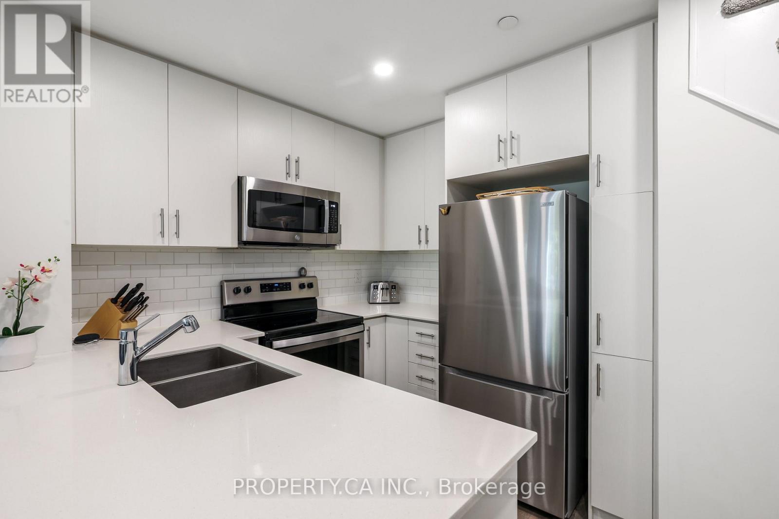 13 - 100 Long Branch Avenue, Toronto (Long Branch), Ontario  M8W 0A9 - Photo 10 - W13838430