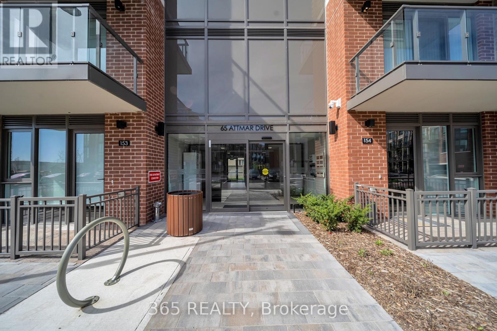 261 - 65 Attmar Drive, Brampton (Bram East), Ontario  L6P 0Y6 - Photo 2 - W13838448