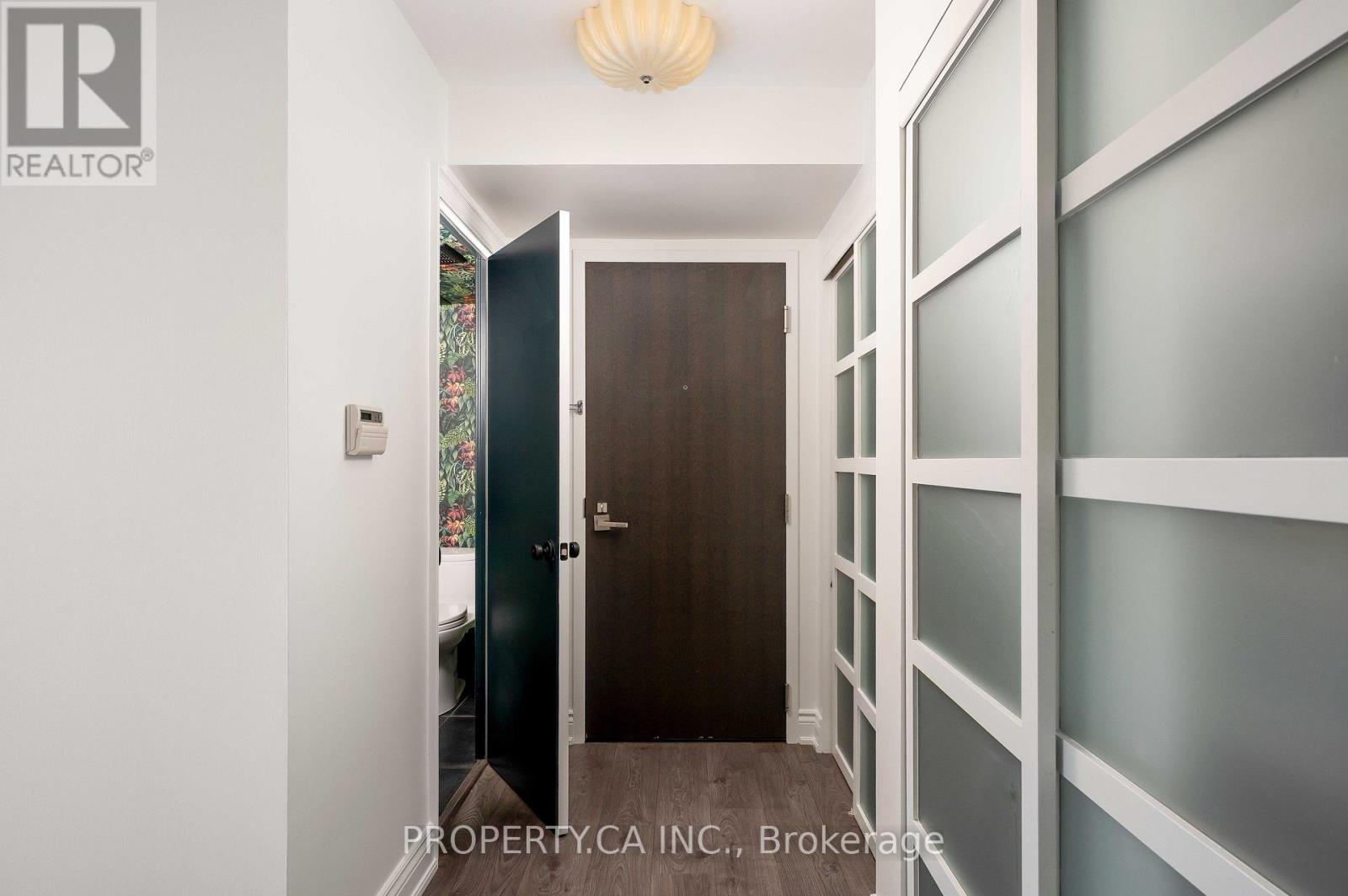1701 - 2269 Lake Shore Boulevard W, Toronto (Mimico), Ontario  M8V 3X6 - Photo 8 - W13838454
