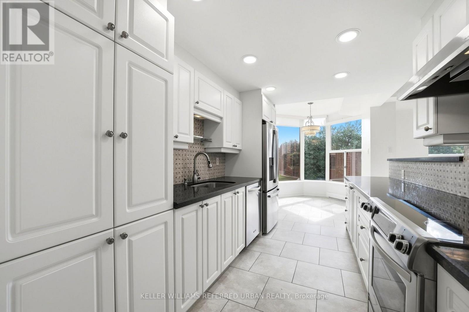 306 - 1901 Pilgrims Way, Oakville (Ga Glen Abbey), Ontario  L6M 2W9 - Photo 17 - W13838462