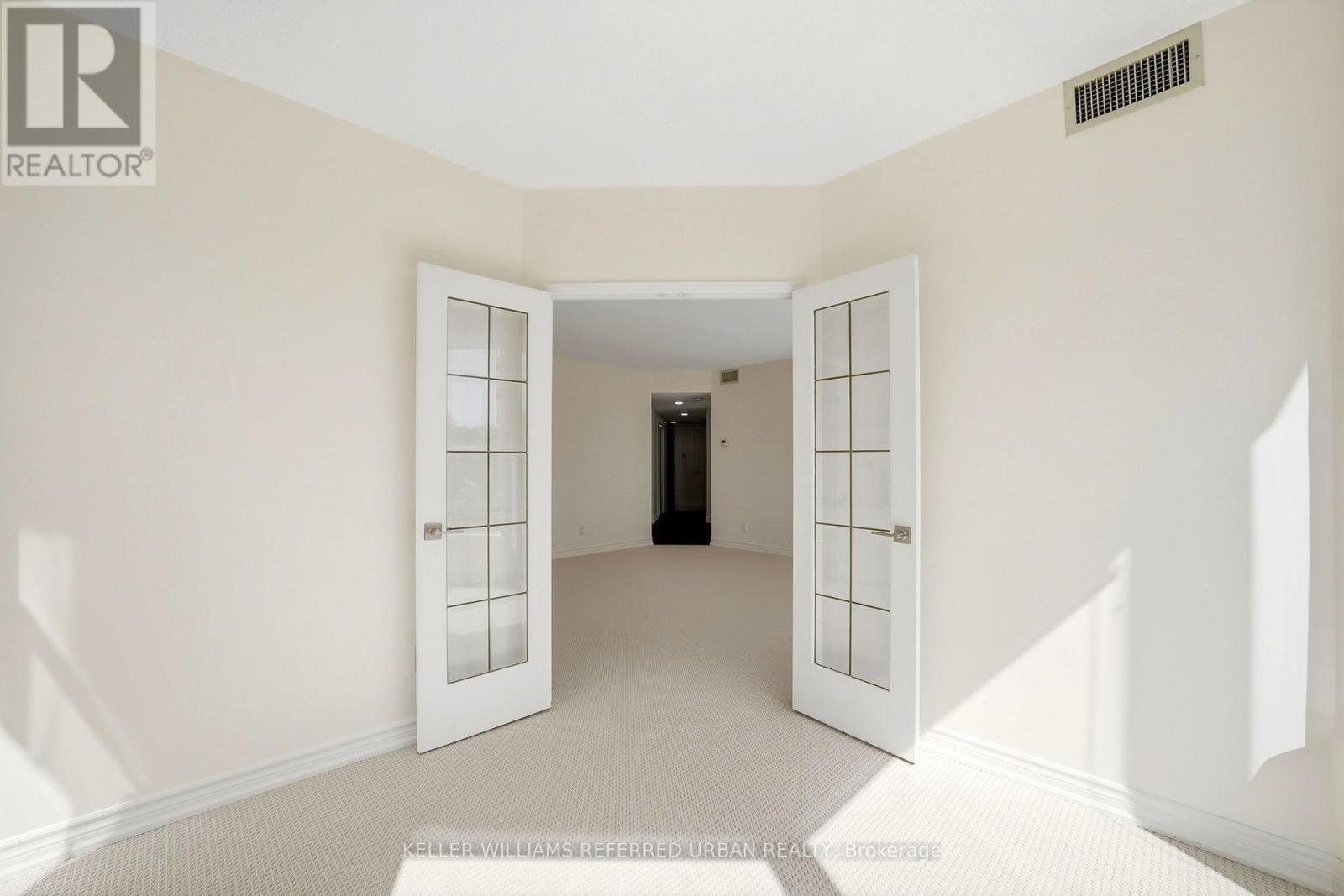 306 - 1901 Pilgrims Way, Oakville (Ga Glen Abbey), Ontario  L6M 2W9 - Photo 24 - W13838462