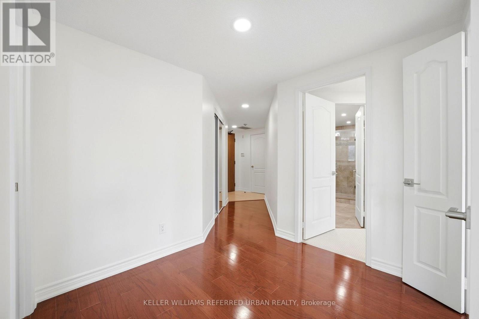 306 - 1901 Pilgrims Way, Oakville (Ga Glen Abbey), Ontario  L6M 2W9 - Photo 6 - W13838462