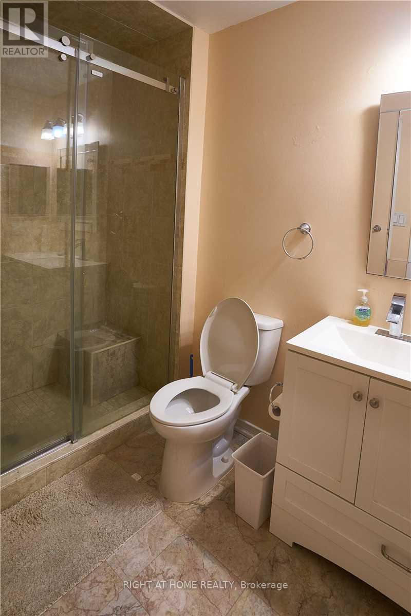 Main & Upper - 877 Thistle Down Circle, Mississauga (Creditview), Ontario  L5C 3K5 - Photo 2 - W13838520