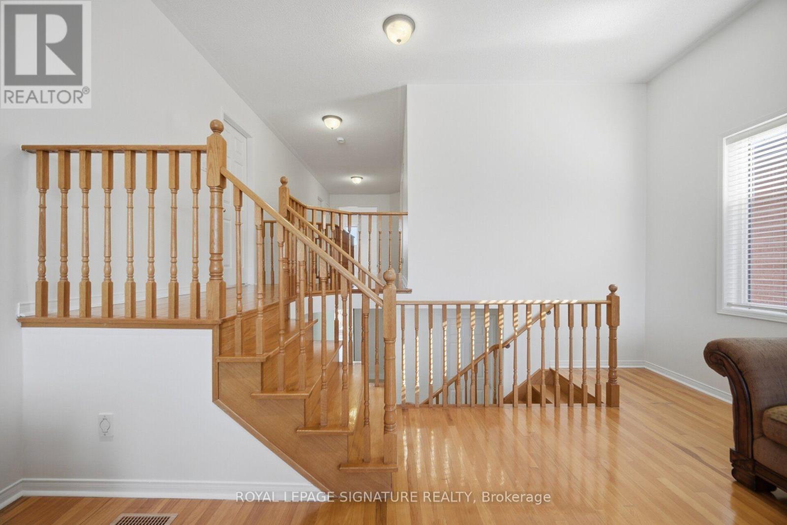 306 Cossack Court, Mississauga, Ontario  L5B 4C2 - Photo 18 - W13838530