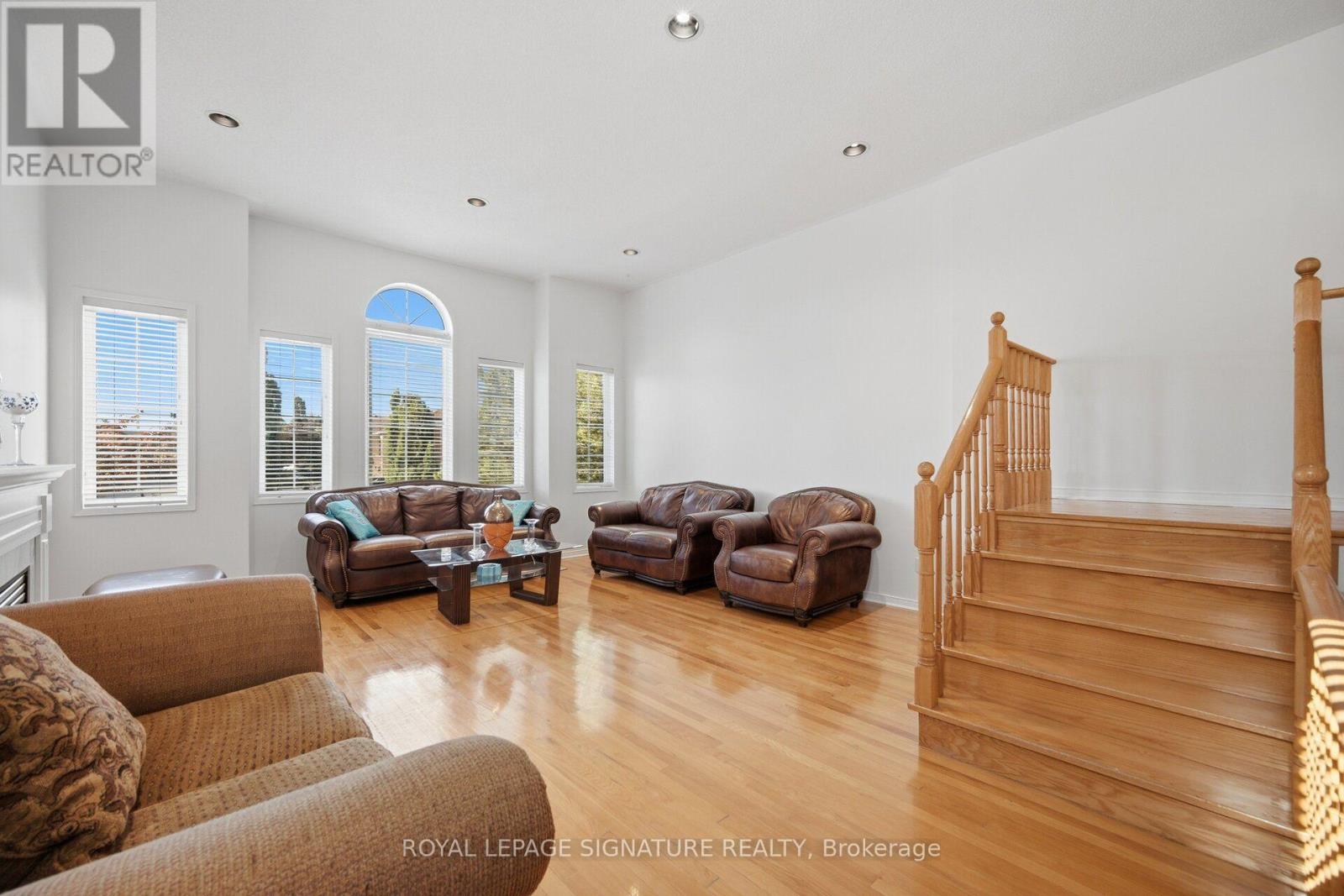 306 Cossack Court, Mississauga, Ontario  L5B 4C2 - Photo 19 - W13838530