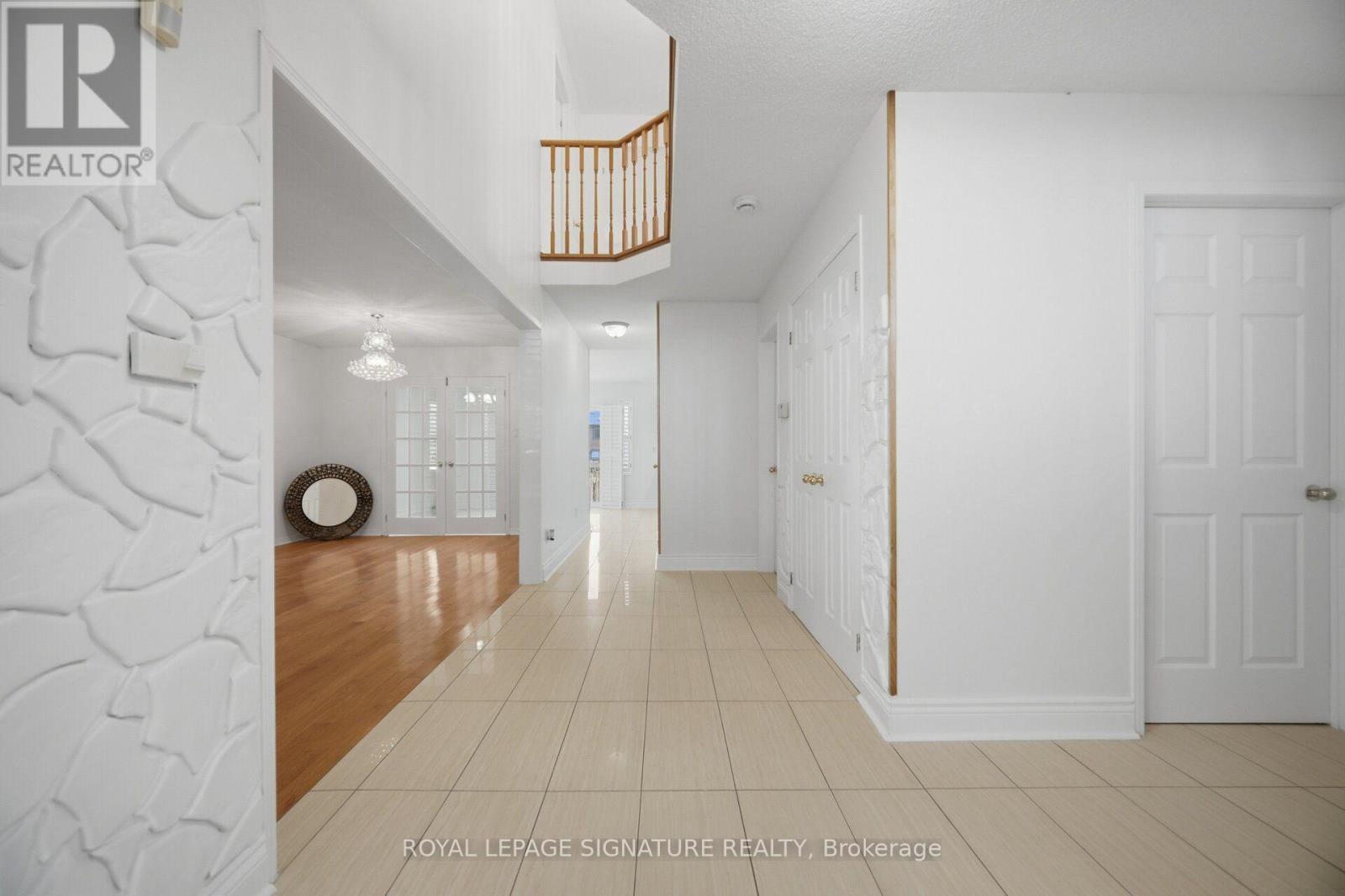 306 Cossack Court, Mississauga, Ontario  L5B 4C2 - Photo 6 - W13838530