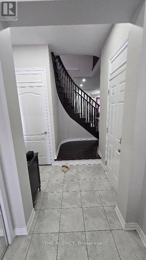 57 Leadenhall Road, Brampton, Ontario  L7A 4G2 - Photo 2 - W13838532