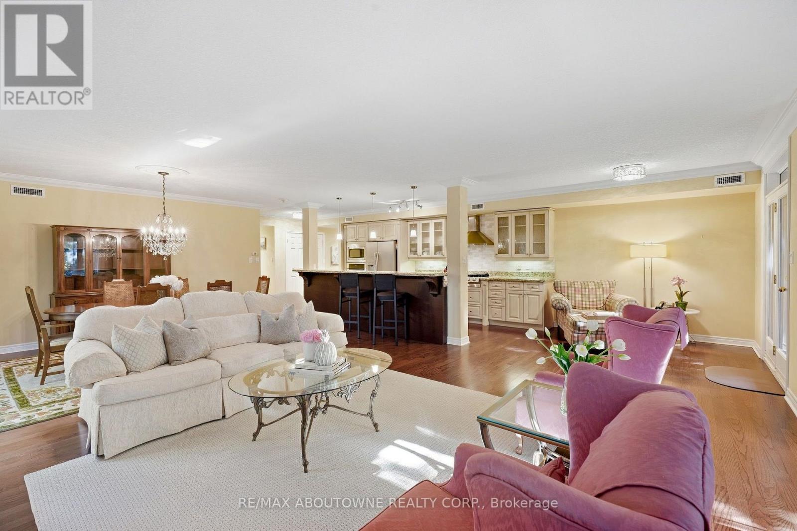 301 - 390 Upper Middle Road, Oakville, Ontario  L6H 0A5 - Photo 14 - W13838648