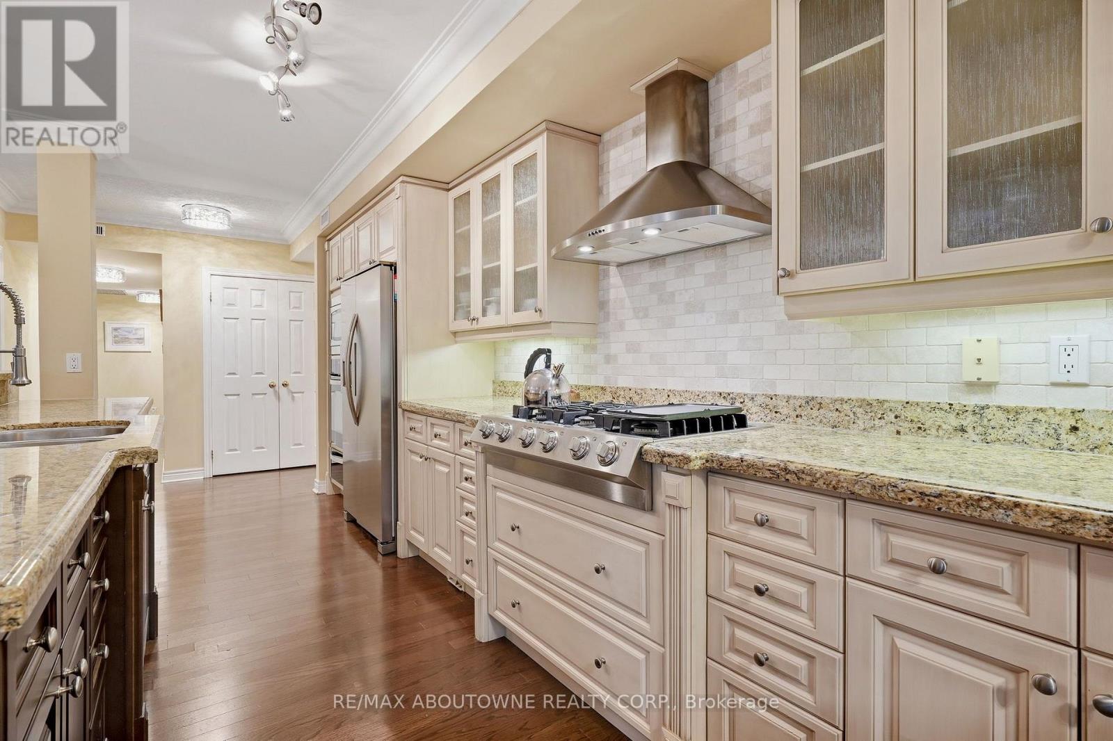 301 - 390 Upper Middle Road, Oakville, Ontario  L6H 0A5 - Photo 18 - W13838648