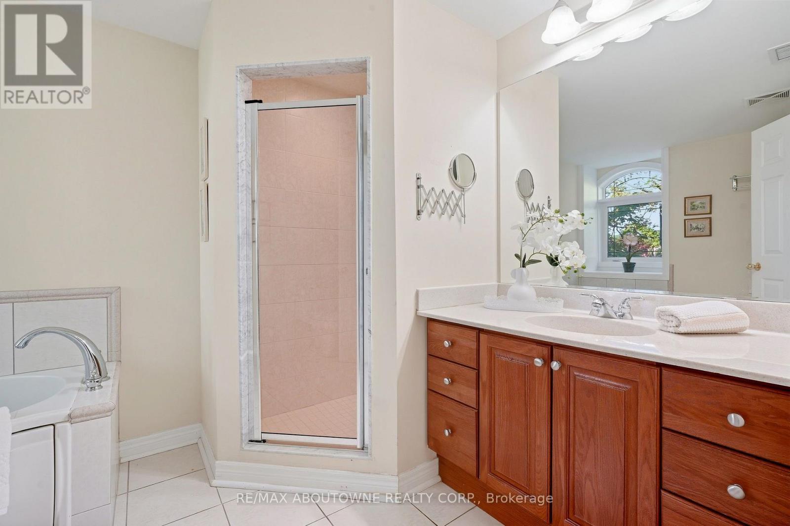 301 - 390 Upper Middle Road, Oakville, Ontario  L6H 0A5 - Photo 30 - W13838648