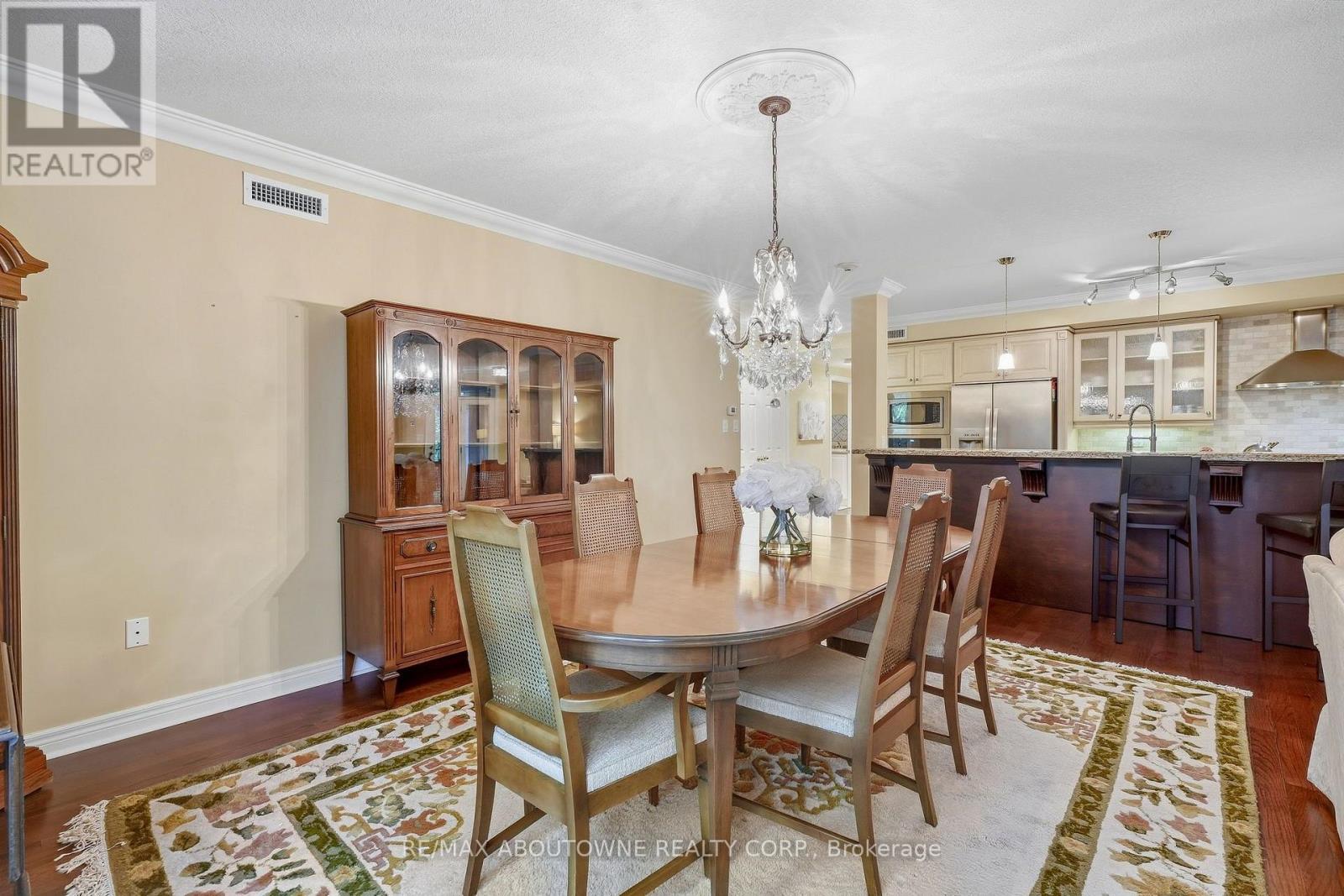 301 - 390 Upper Middle Road, Oakville, Ontario  L6H 0A5 - Photo 7 - W13838648