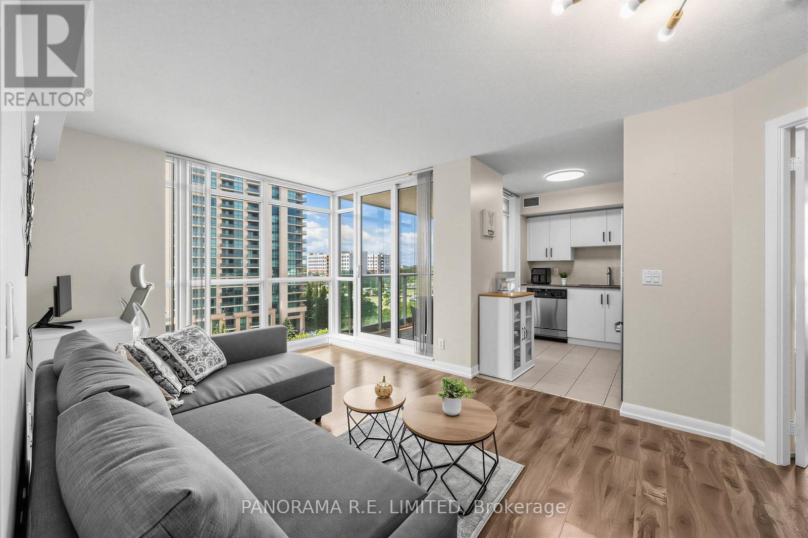 807 - 215 Sherway Gardens Road, Toronto (Islington-City Centre West), Ontario  M9C 0A4 - Photo 5 - W13838662