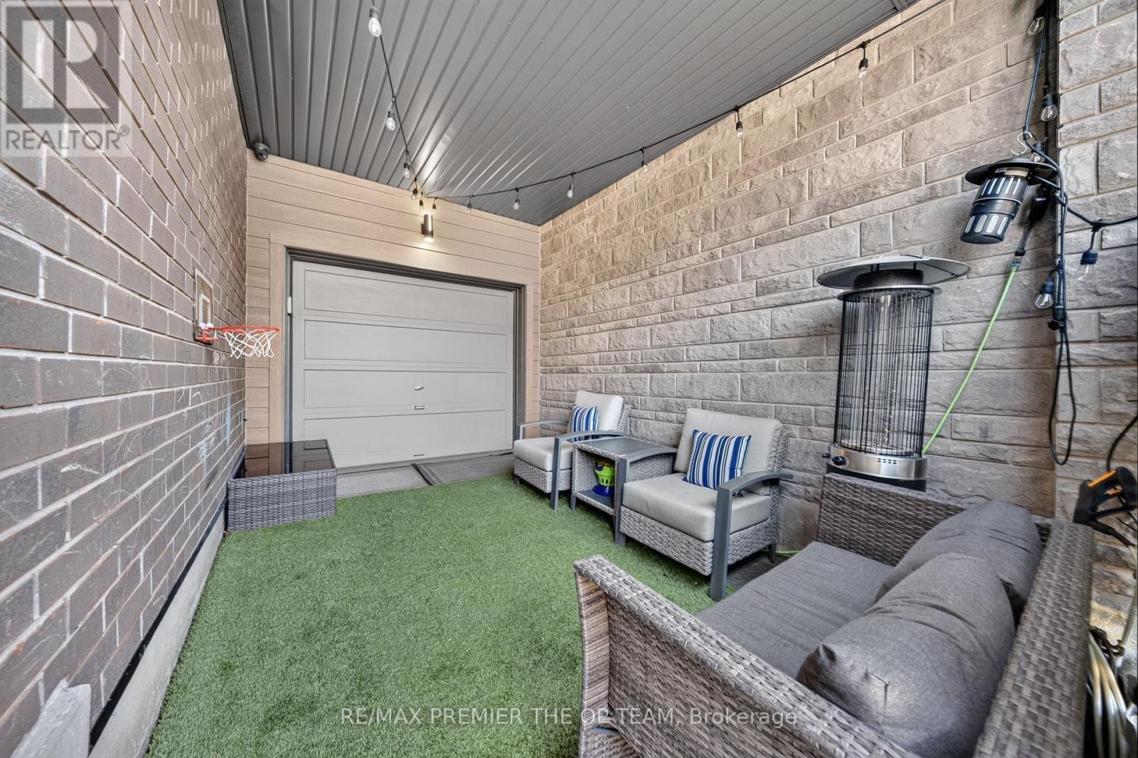 233 Vivant Street, Newmarket, Ontario  L3X 0K9 - Photo 34 - N13836968