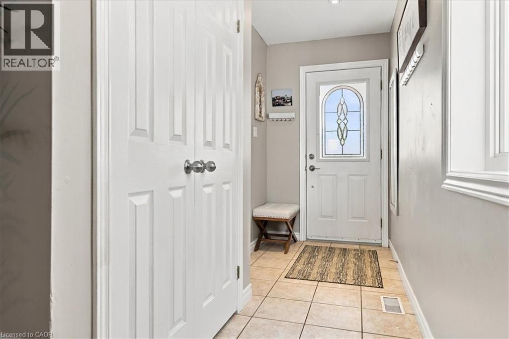 29 Slater Court, Waterdown, Ontario  L8B 0K8 - Photo 5 - 40864325
