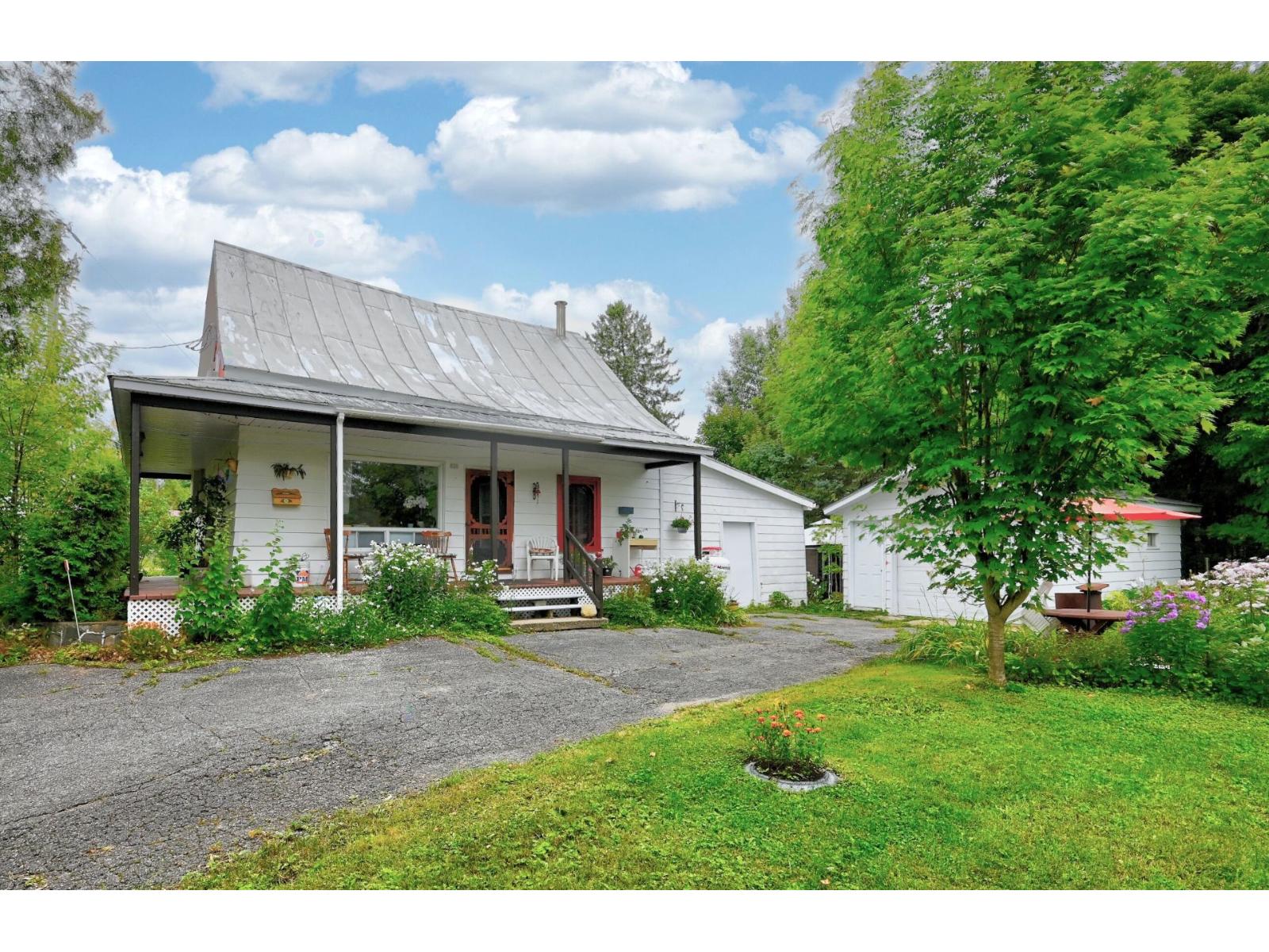 830 Rue Notre-Dame Saint-Alphonse-Rodriguez Quebec Canada J0K1W0 3