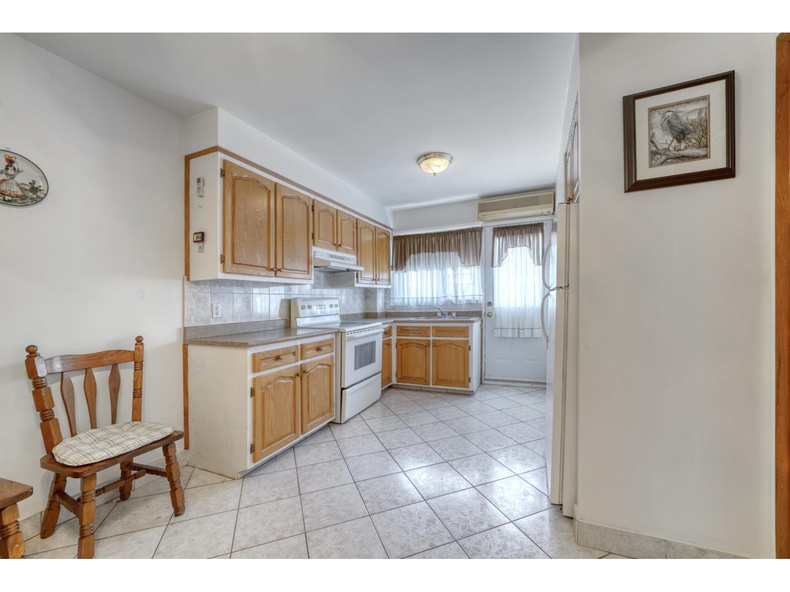 6564-6566 Rue Hurteau Montréal (Le Sud-Ouest) Quebec Canada H4E2Y6 5