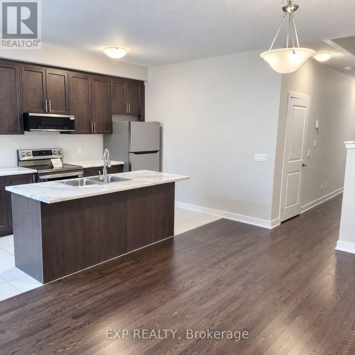 1095 Thompson Drive, Oshawa, Ontario  L1L 0V5 - Photo 3 - E13837296