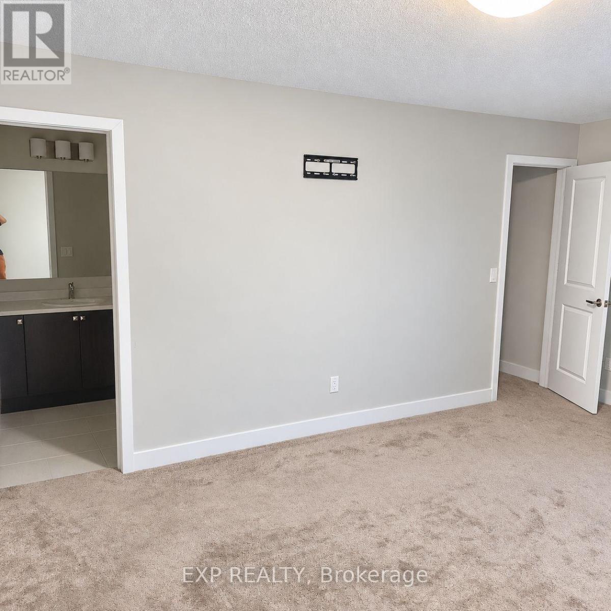 1095 Thompson Drive, Oshawa, Ontario  L1L 0V5 - Photo 7 - E13837296