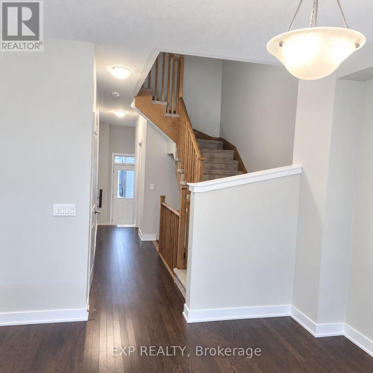 1095 Thompson Drive, Oshawa, Ontario  L1L 0V5 - Photo 8 - E13837296