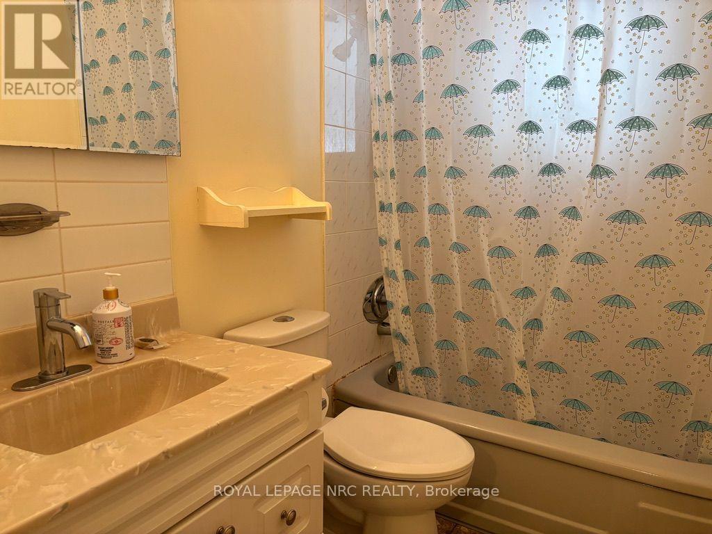 11 Rebecca Street, St. Catharines, Ontario  L2S 2G7 - Photo 8 - X13838804