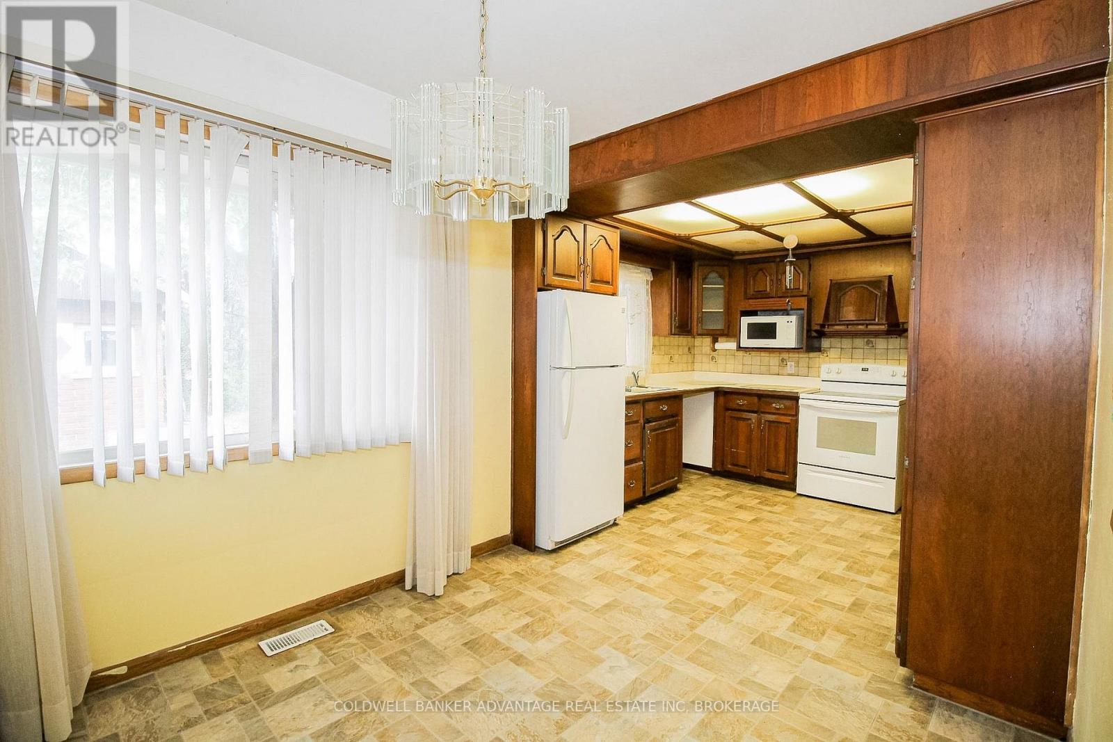 27 Hughes Avenue, Welland, Ontario  L3B 1M4 - Photo 7 - X13838838