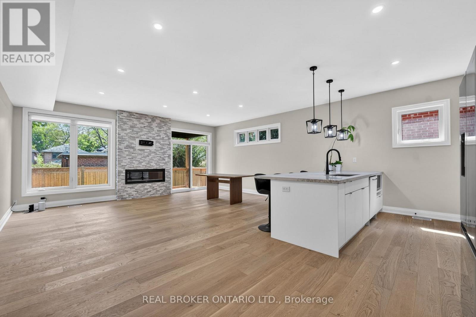 5 Marina Avenue, Toronto, Ontario  M8W 1J8 - Photo 11 - W13422802