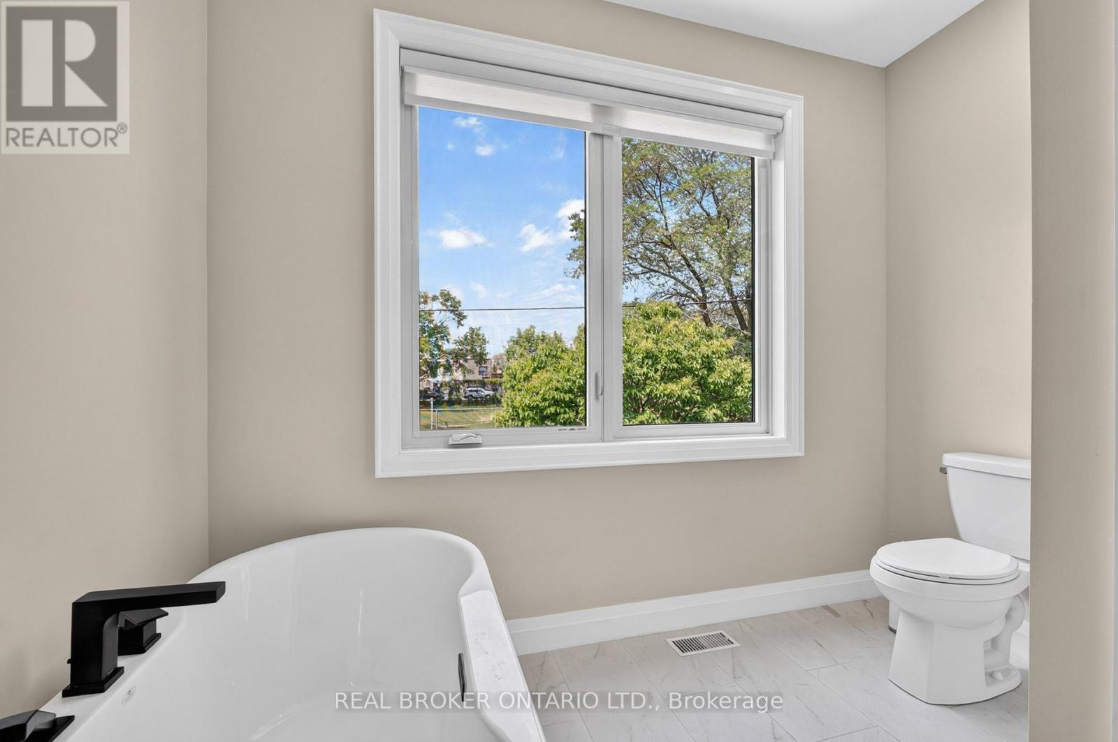 5 Marina Avenue, Toronto, Ontario  M8W 1J8 - Photo 18 - W13422802