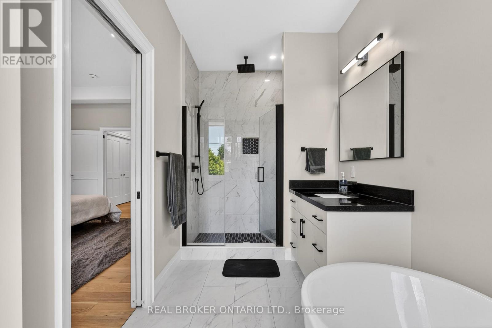 5 Marina Avenue, Toronto, Ontario  M8W 1J8 - Photo 16 - W13422802