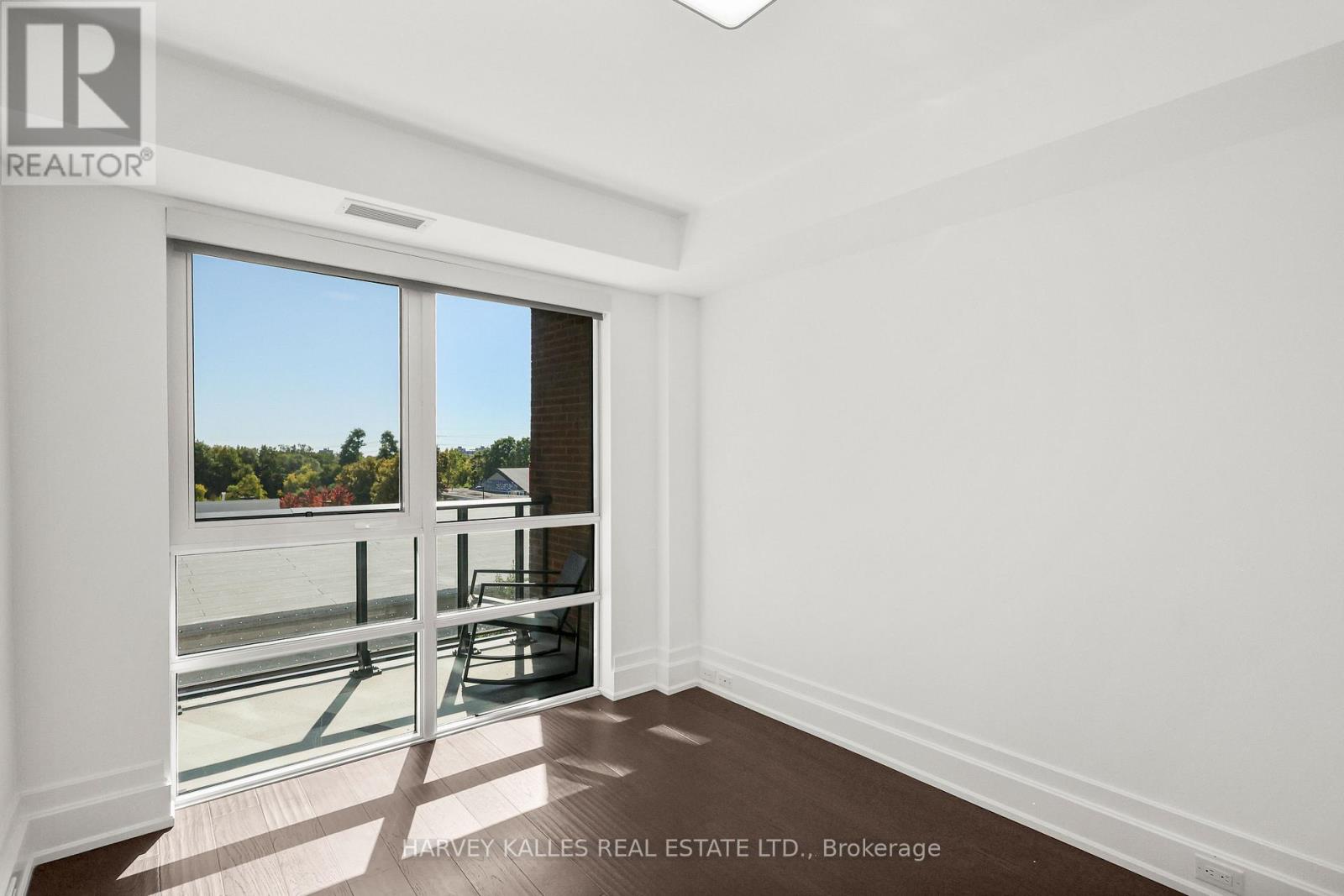 401 - 3 Southvale Drive, Toronto, Ontario  M4G 1G1 - Photo 10 - C13838734