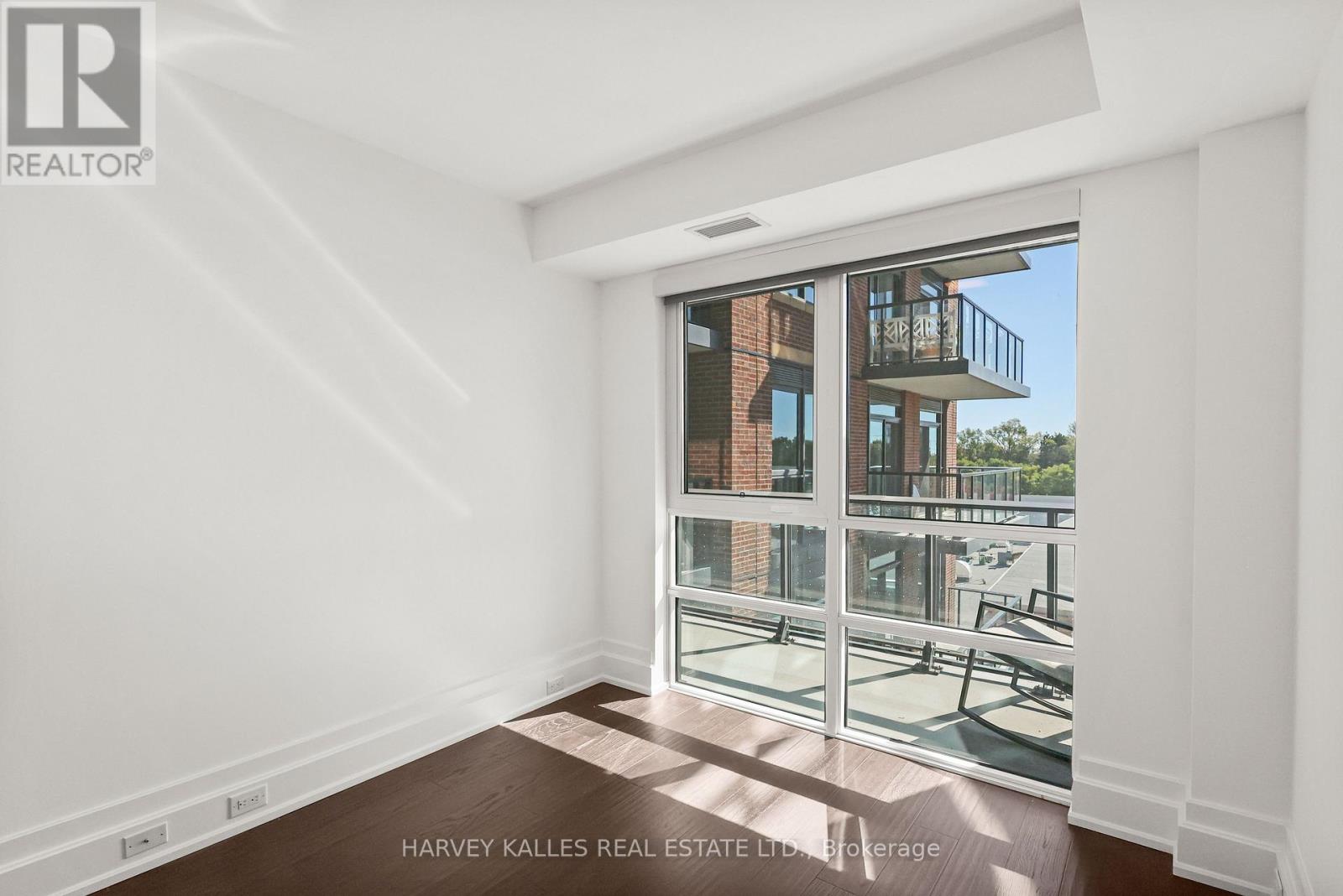 401 - 3 Southvale Drive, Toronto, Ontario  M4G 1G1 - Photo 7 - C13838734