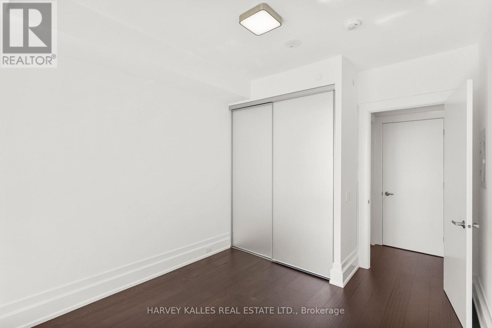 401 - 3 Southvale Drive, Toronto, Ontario  M4G 1G1 - Photo 9 - C13838734
