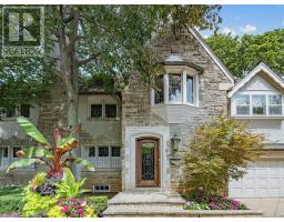 9 ORMSBY CRESCENT, Toronto, Ontario