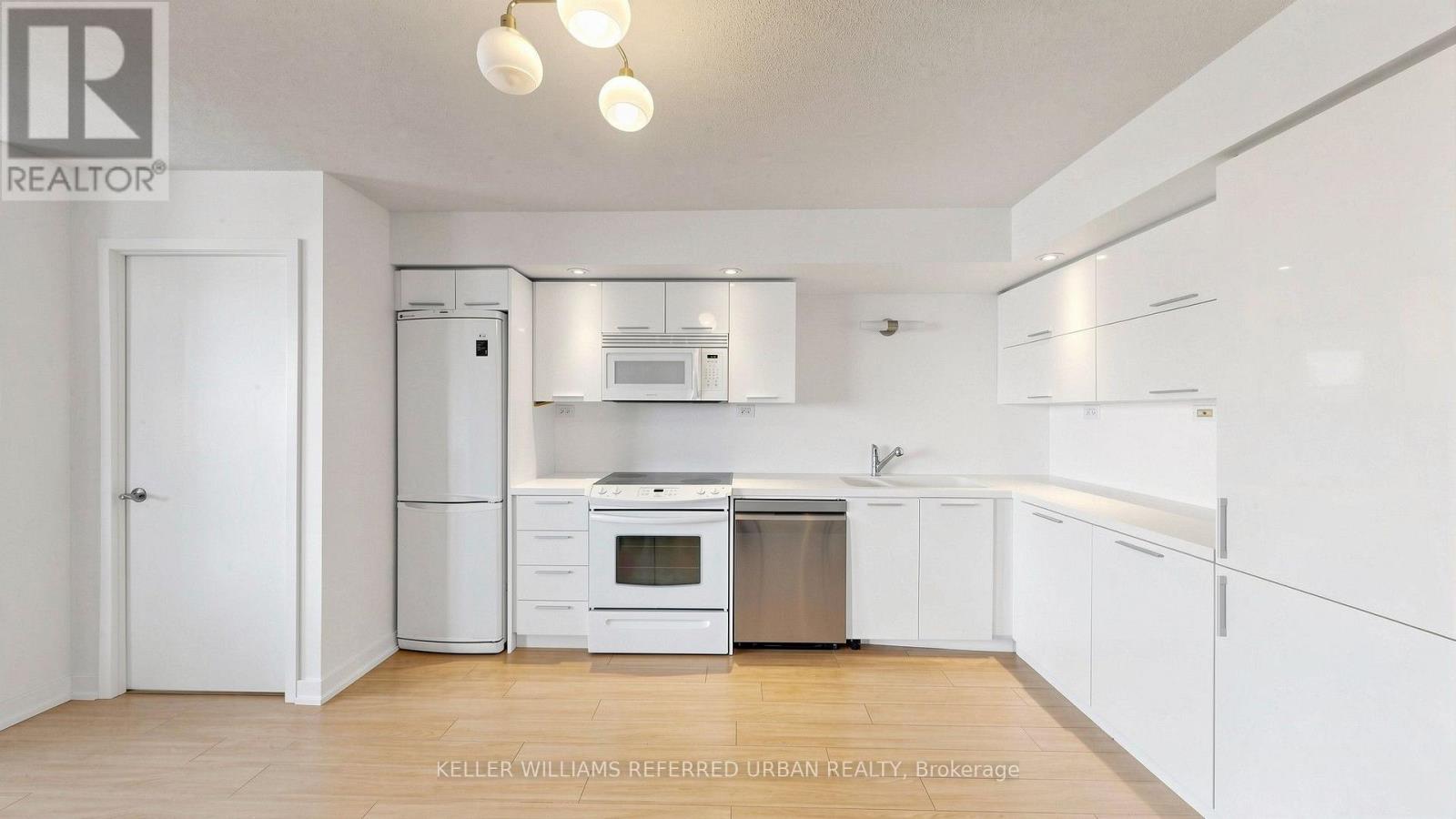 2306 - 25 Capreol Court, Toronto, Ontario  M5V 3Z7 - Photo 14 - C13838840