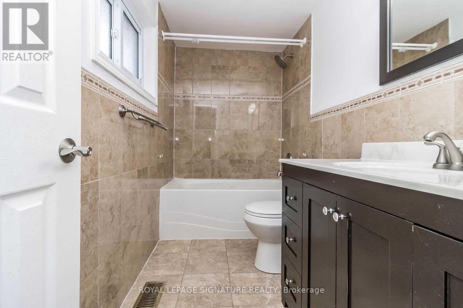 Upper - 19 Starlake Drive, Toronto, Ontario  M1G 3C3 - Photo 17 - E13838780