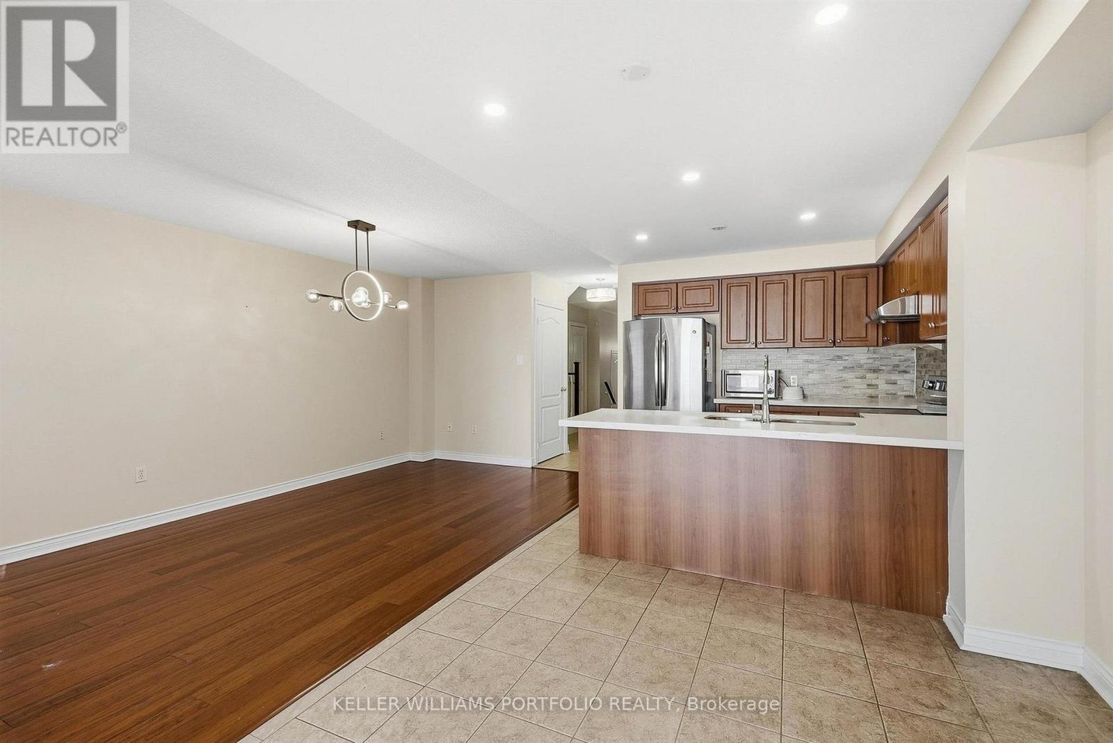 8 Gateway Court, Whitby, Ontario  L1R 3M9 - Photo 10 - E13838858