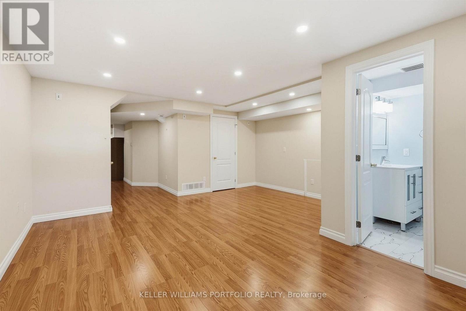 8 Gateway Court, Whitby, Ontario  L1R 3M9 - Photo 35 - E13838858