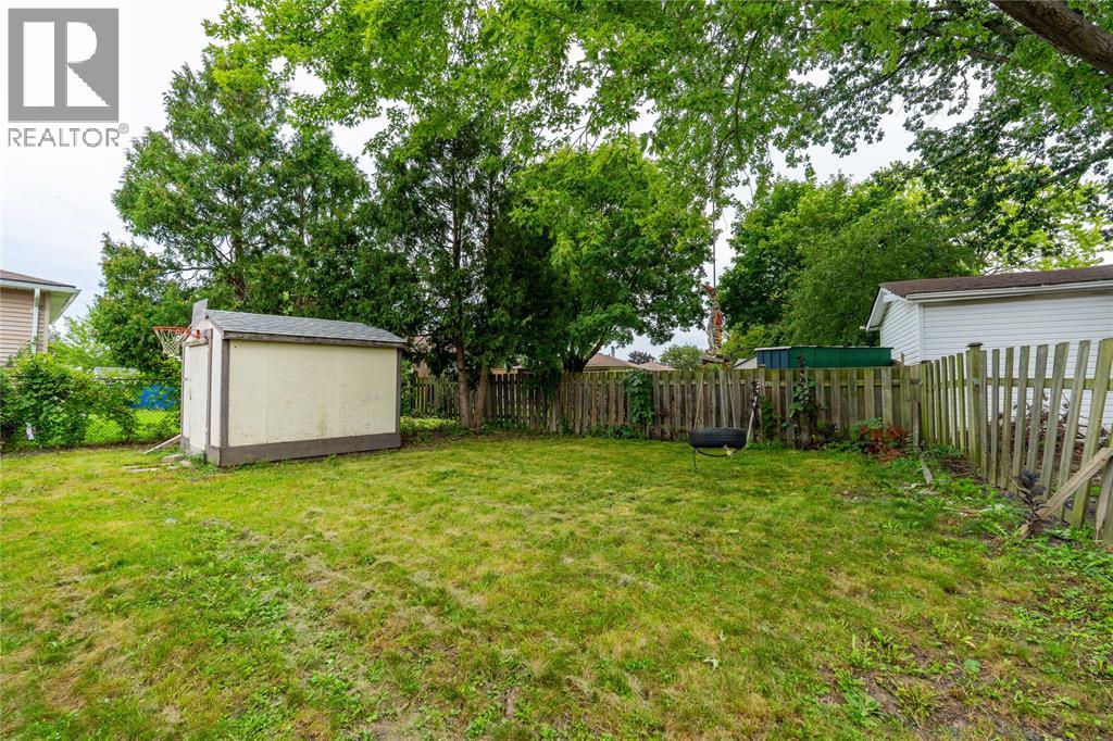 1104 Overlea Crescent, Sarnia, Ontario  N7S 4E7 - Photo 21 - 26022919