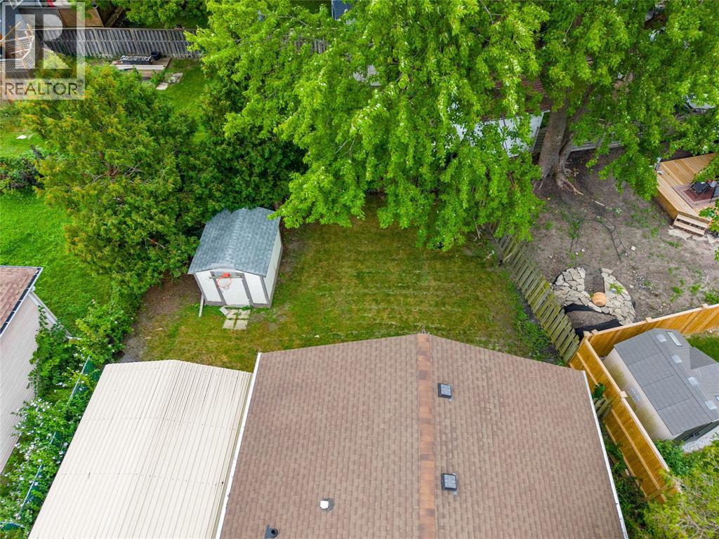 1104 Overlea Crescent, Sarnia, Ontario  N7S 4E7 - Photo 25 - 26022919