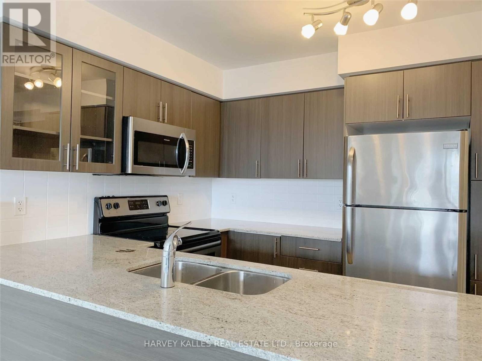 216 - 75 Norman Bethune Avenue, Richmond Hill (Beaver Creek Business Park), Ontario  L4B 0B6 - Photo 3 - N13838738